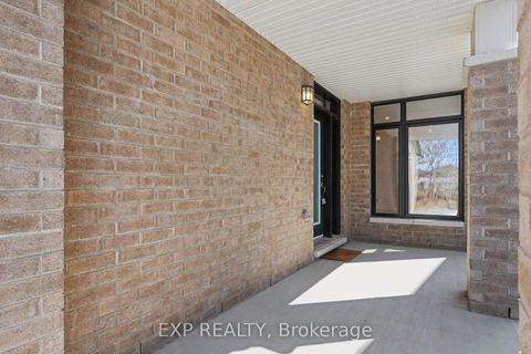 Photo 2 at 40 Baldcypress Way, Emerald Meadows/Trailwest, Kanata