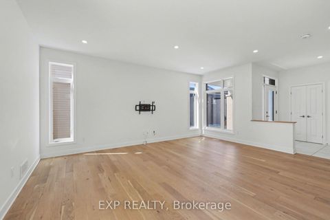 Photo 6 at 40 Baldcypress Way, Emerald Meadows/Trailwest, Kanata