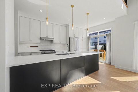 Photo 13 at 40 Baldcypress Way, Emerald Meadows/Trailwest, Kanata