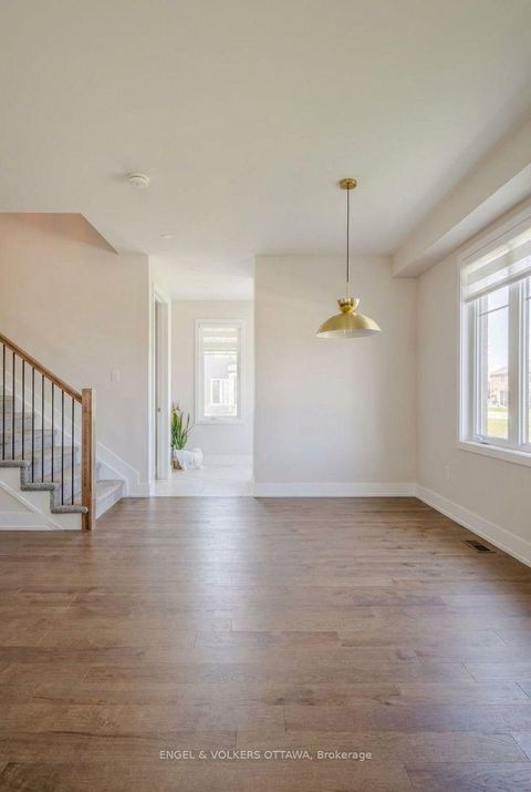 Photo 1 at 660 Terrier Circle S, Goulbourn Twp From Franktown Rd/South To Rideau, Stittsville