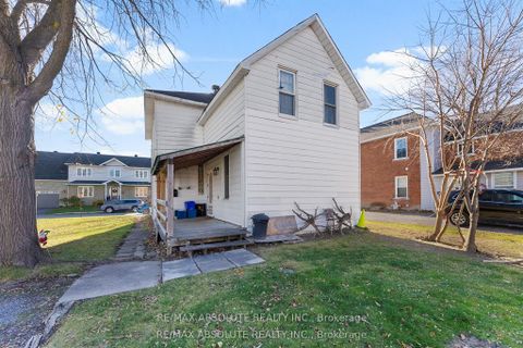 Photo 2 at 27 MacDonald Street S, Arnprior