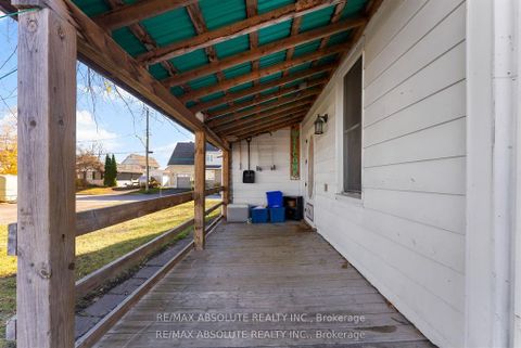 Photo 3 at 27 MacDonald Street S, Arnprior