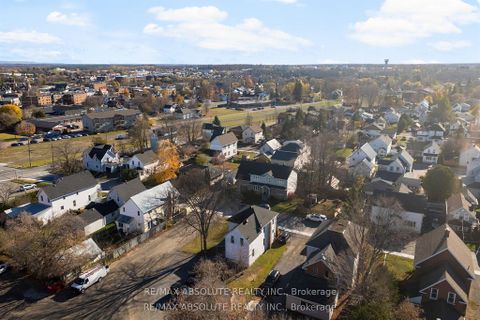 Photo 6 at 27 MacDonald Street S, Arnprior