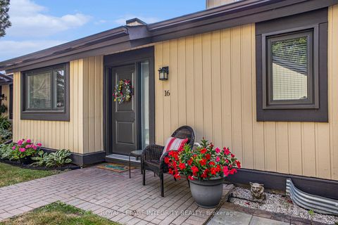 Photo 4 at 16 Pebble Beach Court, Stittsville (Central), Stittsville