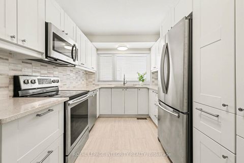 Photo 8 at 16 Pebble Beach Court, Stittsville (Central), Stittsville