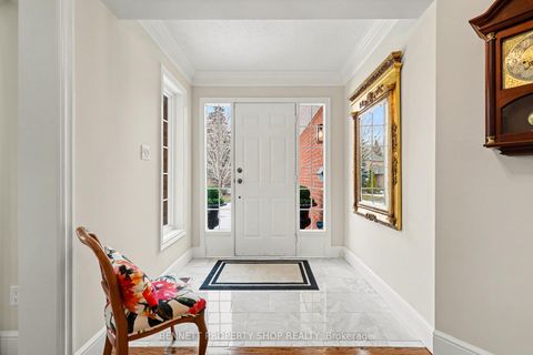 Photo 3 at 12 Sherk Crescent, Kanata Lakes/Heritage Hills, Kanata