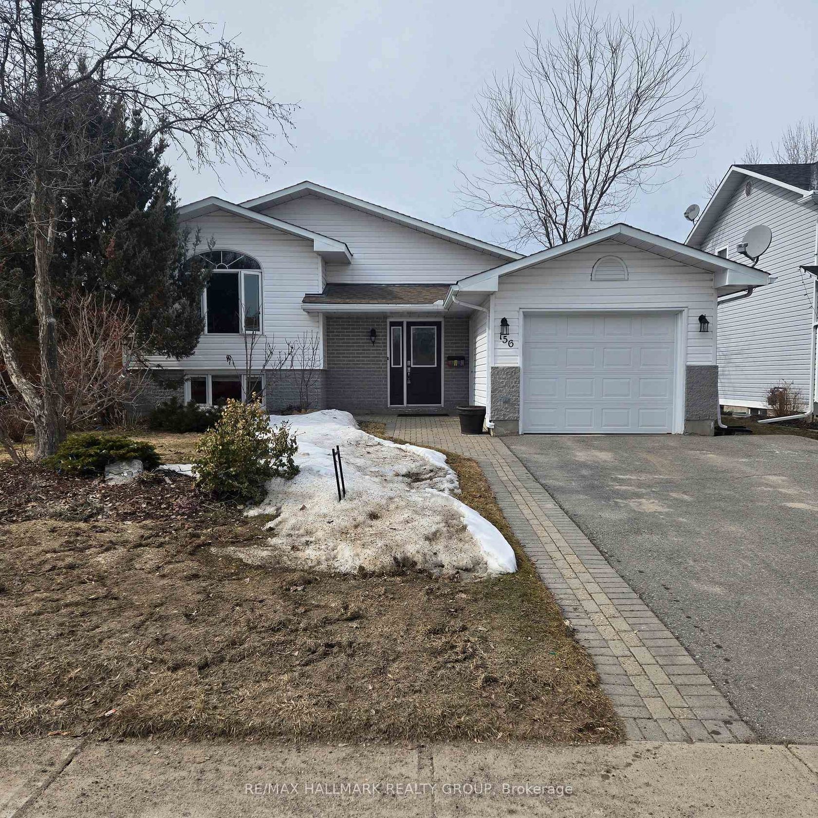 156 Charles Street, Arnprior 2