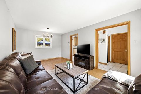 Photo 11 at 609 Wilkie Drive, Fallingbrook/Pineridge, Orleans