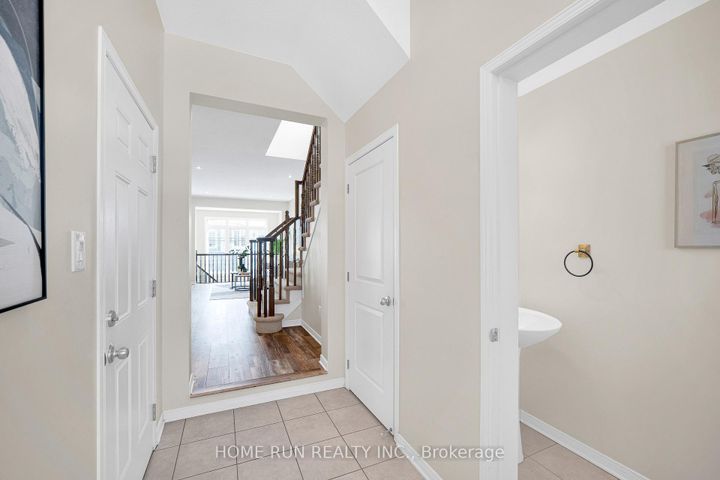 Photo 3 at 636 Pamplona Private, Nepean (Stonebridge), Ottawa