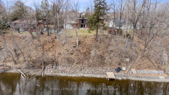 Photo 4 at 2061 Prince Of Wales Drive, Nepean (Rideau Heights/Rideau River), Ottawa