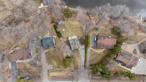 Photo 3 at 2061 Prince Of Wales Drive, Nepean (Rideau Heights/Rideau River), Ottawa