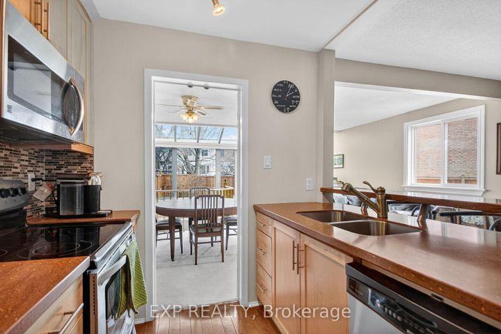 Photo 12 at 43 Hummingbird Crescent, Nepean (Cedargrove/Fraserdale), Ottawa