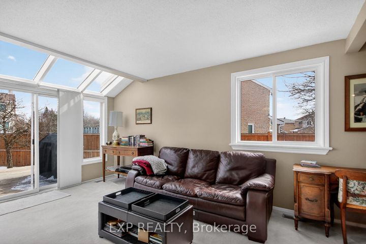 Photo 17 at 43 Hummingbird Crescent, Nepean (Cedargrove/Fraserdale), Ottawa