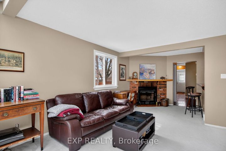 Photo 18 at 43 Hummingbird Crescent, Nepean (Cedargrove/Fraserdale), Ottawa