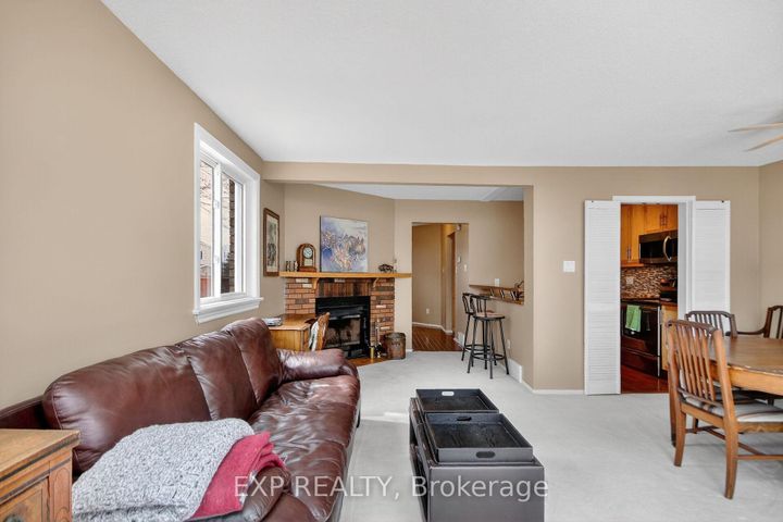 Photo 19 at 43 Hummingbird Crescent, Nepean (Cedargrove/Fraserdale), Ottawa