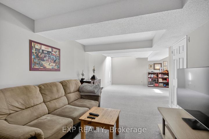 Photo 31 at 43 Hummingbird Crescent, Nepean (Cedargrove/Fraserdale), Ottawa