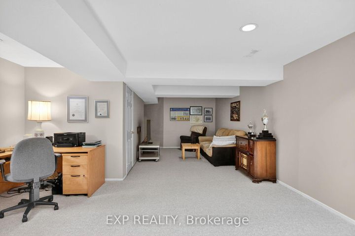 Photo 35 at 43 Hummingbird Crescent, Nepean (Cedargrove/Fraserdale), Ottawa