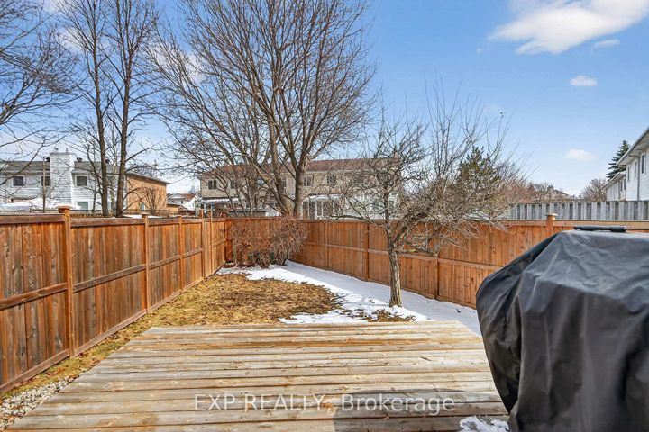 Photo 37 at 43 Hummingbird Crescent, Nepean (Cedargrove/Fraserdale), Ottawa