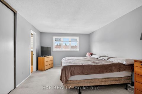 Photo 21 at 43 Hummingbird Crescent, Nepean (Cedargrove/Fraserdale), Ottawa