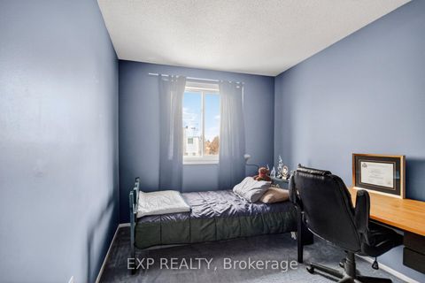 Photo 28 at 43 Hummingbird Crescent, Nepean (Cedargrove/Fraserdale), Ottawa