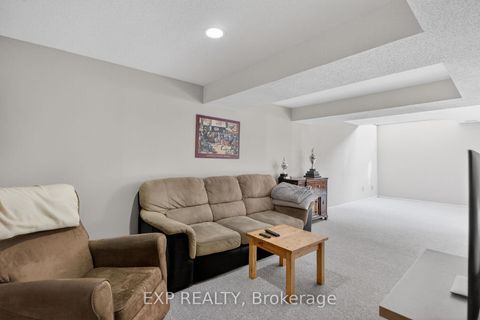 Photo 30 at 43 Hummingbird Crescent, Nepean (Cedargrove/Fraserdale), Ottawa