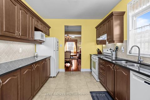 Photo 8 at 204 Hillpark High Street, Mer Bleue/Bradley Estates/Anderson Park, Orleans