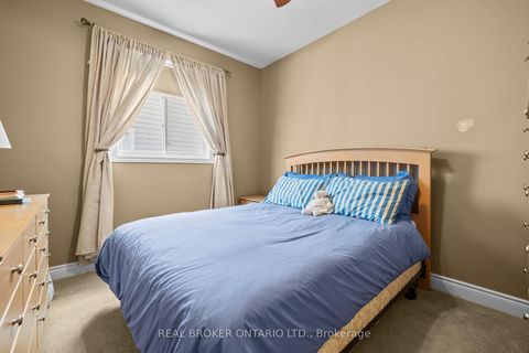 Photo 15 at 204 Hillpark High Street, Mer Bleue/Bradley Estates/Anderson Park, Orleans