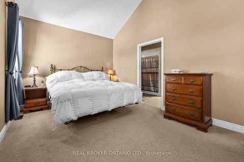 Photo 17 at 204 Hillpark High Street, Mer Bleue/Bradley Estates/Anderson Park, Orleans