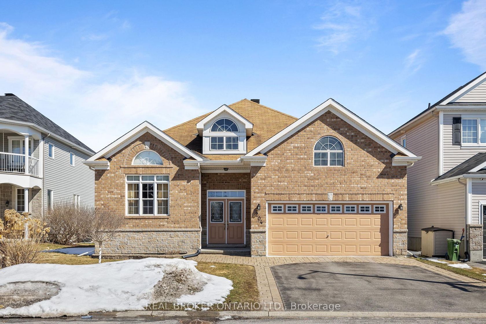 204 Hillpark High Street, Mer Bleue/Bradley Estates/Anderson Park, Orleans 2