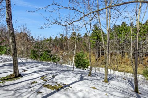 Photo 3 at 1789 Turnberry Road, Queenswood Heights South, Orleans