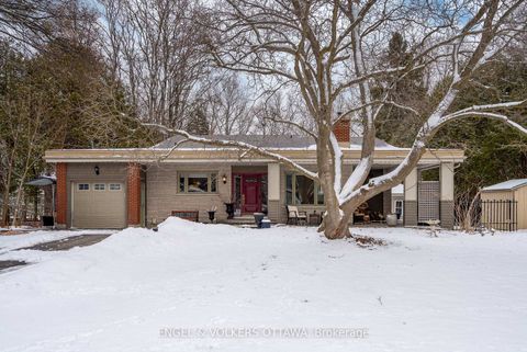 Photo 1 at 3 Hazelwood Way, Manotick Village & Manotick Estates, Manotick