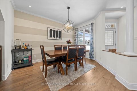 Photo 7 at 330 Bobolink Ridge, Emerald Meadows/Trailwest, Kanata