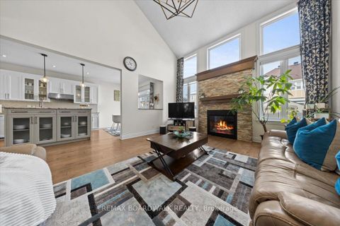 Photo 13 at 330 Bobolink Ridge, Emerald Meadows/Trailwest, Kanata