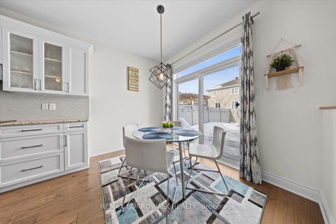 Photo 22 at 330 Bobolink Ridge, Emerald Meadows/Trailwest, Kanata