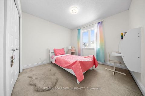 Photo 33 at 330 Bobolink Ridge, Emerald Meadows/Trailwest, Kanata