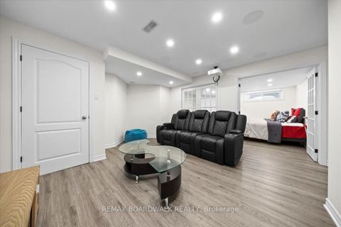 Photo 37 at 330 Bobolink Ridge, Emerald Meadows/Trailwest, Kanata