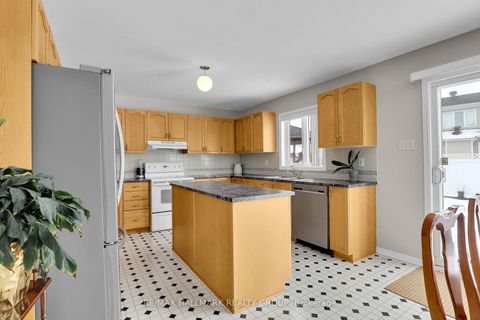 Photo 10 at 634 Aquaview Drive, Avalon East, Orleans