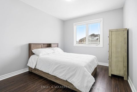 Photo 12 at 476 Barrick Hill Road, Emerald Meadows/Trailwest, Kanata