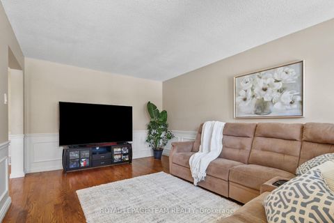 Photo 5 at 8 Huntsman Crescent, Bridlewood, Kanata