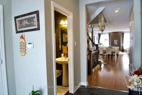 Photo 2 at 513 Egret Way, Nepean (Half Moon Bay), Ottawa