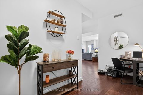 Photo 3 at 204 - 310 Centrum Boulevard, Bilberry Creek/Queenswood Heights, Orleans