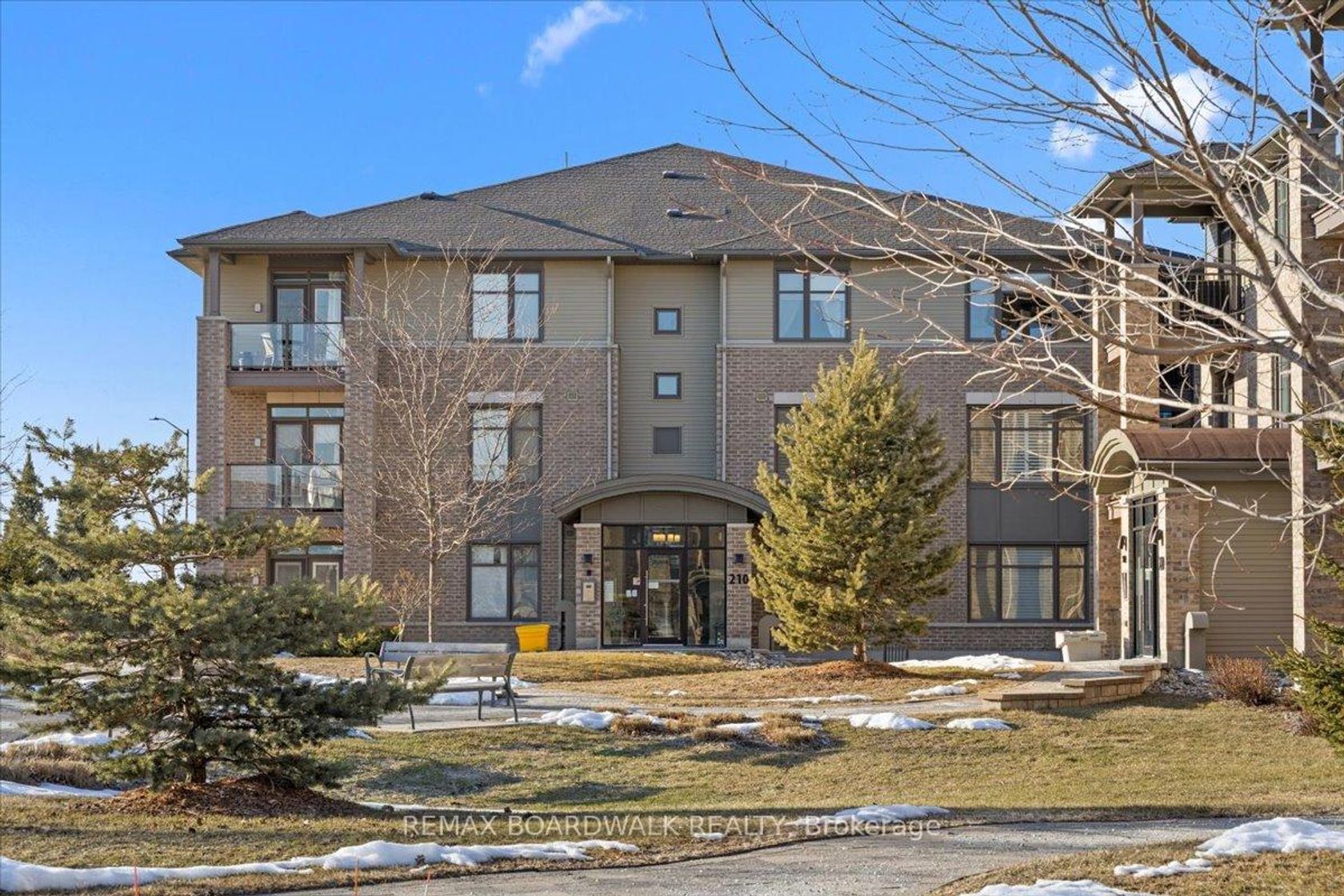 B102 - 210 Janka Private, Emerald Meadows/Trailwest, Kanata 2