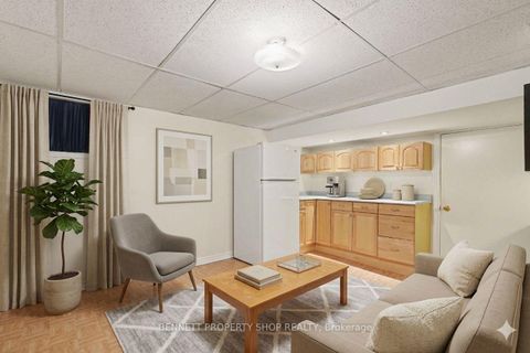 Photo 13 at 69 Longden Place, Bridlewood, Kanata