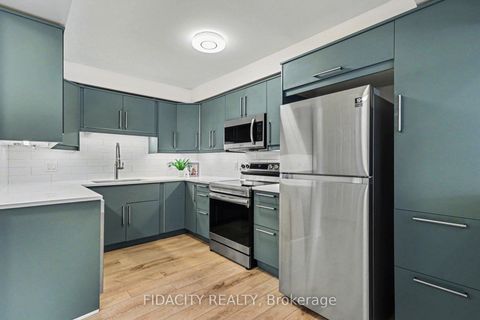 Photo 10 at 1 Kathleen Crescent, Stittsville (Central), Stittsville