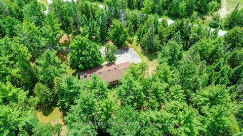 Photo 34 at 136 Grey Stone Drive, Huntley Ward (South West), Carp