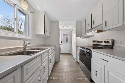 Photo 11 at 10 Fringewood Drive, Fringewood, Stittsville