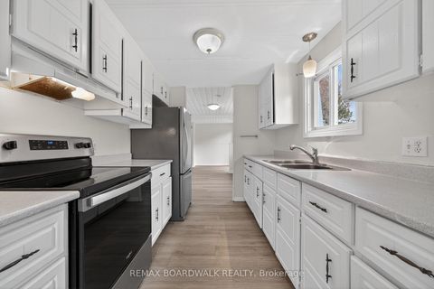 Photo 12 at 10 Fringewood Drive, Fringewood, Stittsville