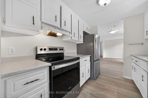 Photo 13 at 10 Fringewood Drive, Fringewood, Stittsville