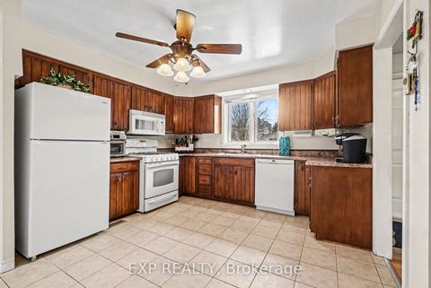 Photo 11 at 19 Jessie Drive, Perth