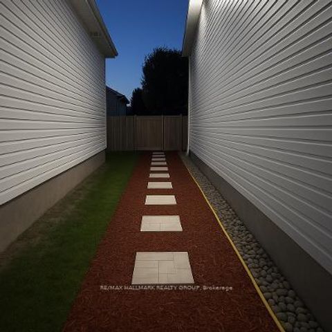 Photo 2 at 1165 Klondike Road, Morgan's Grant/South March, Kanata